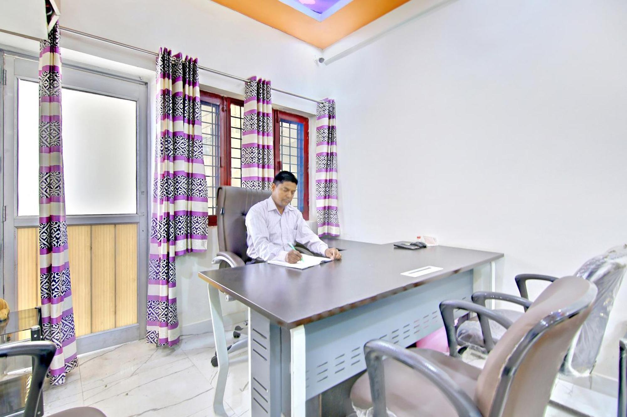Home 78802 Balaji Bhawan Jhājra エクステリア 写真
