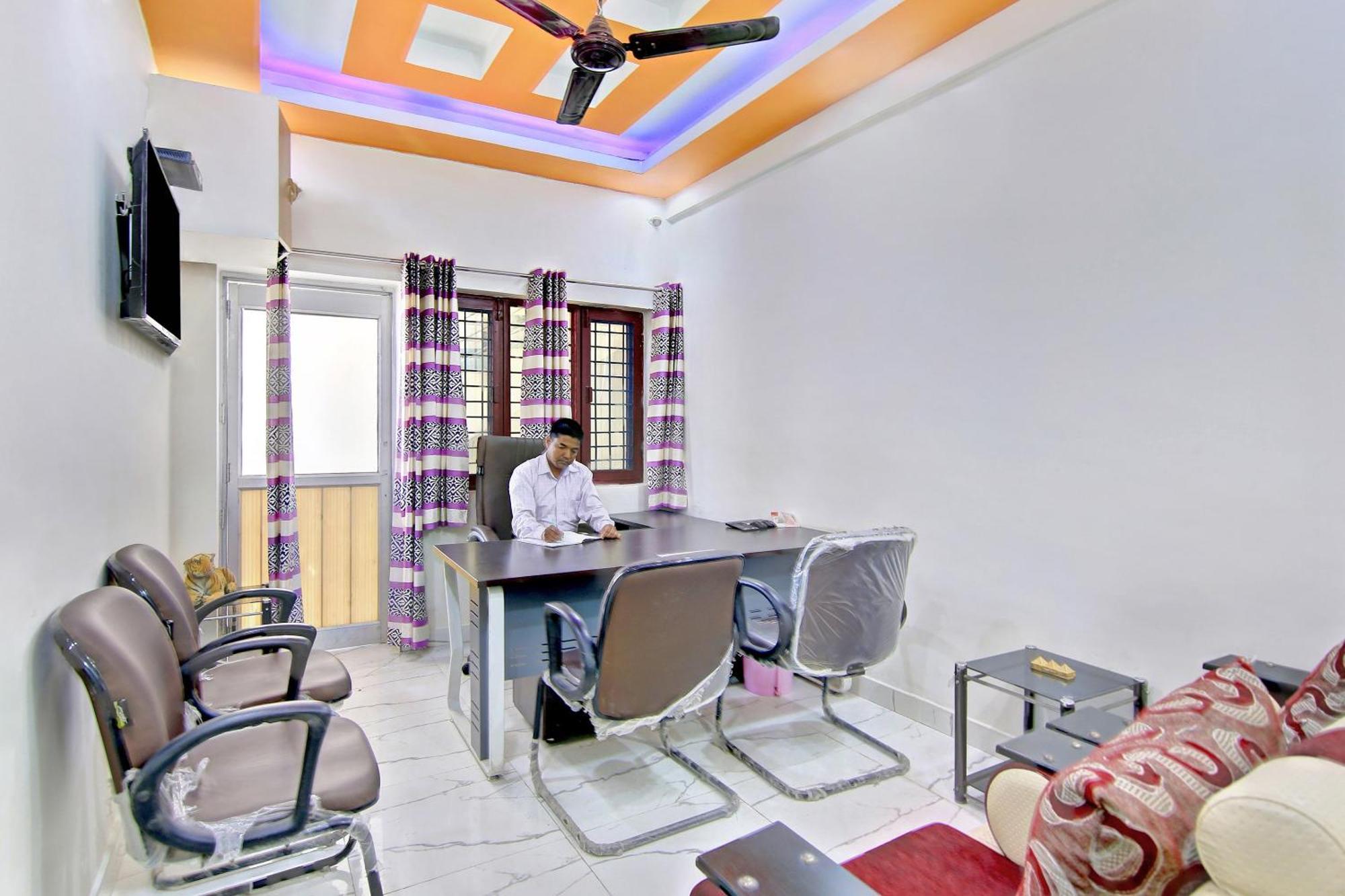 Home 78802 Balaji Bhawan Jhājra エクステリア 写真